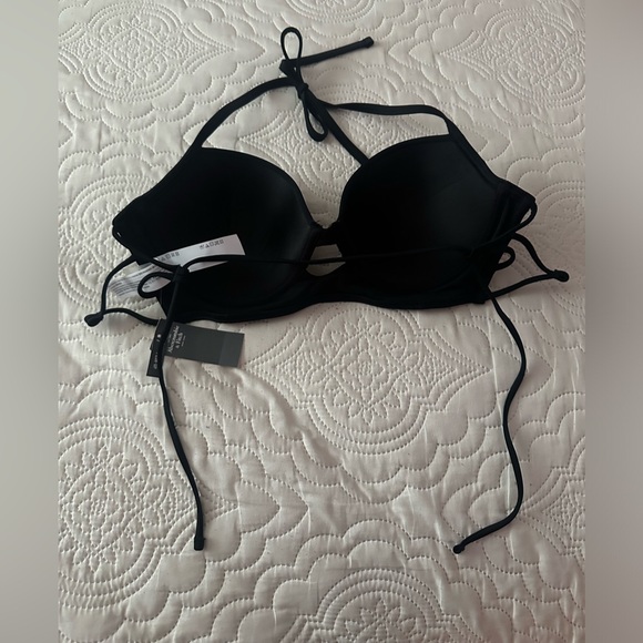 NWT Abercrombie and Finch bikini top - Picture 2 of 3